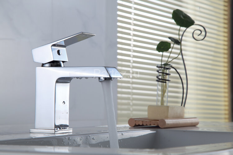 Смеситель Rossinka RS38-11U для раковины